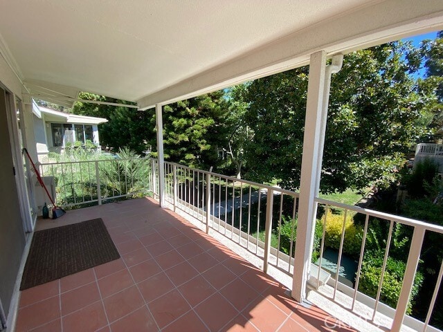 Building Photo - 547 Via Estrada