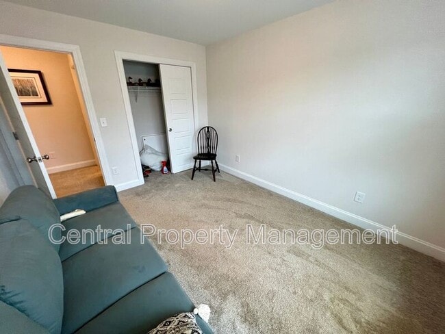 Building Photo - 16 Camden Wds Trl