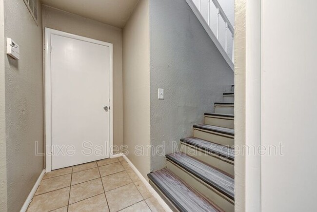Building Photo - 2221 NW 117th St