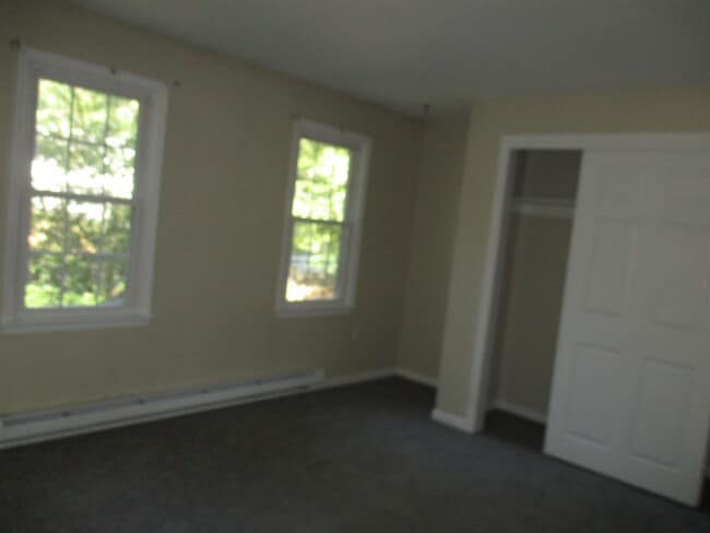 Building Photo - 23 Shady Ln