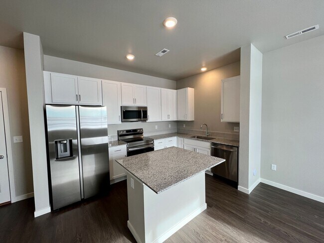 Building Photo - 3901 Crater St