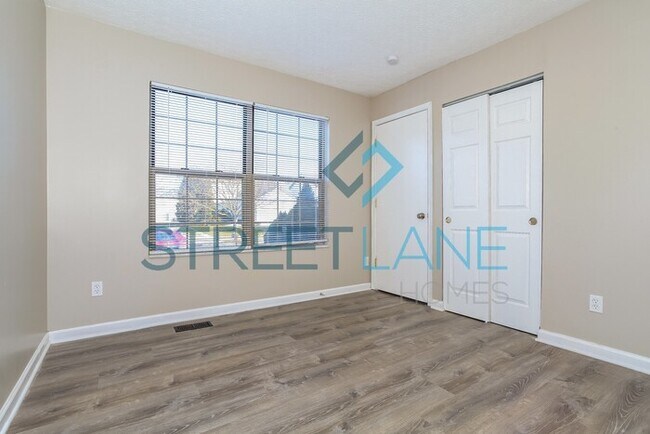 Building Photo - REDUCED!