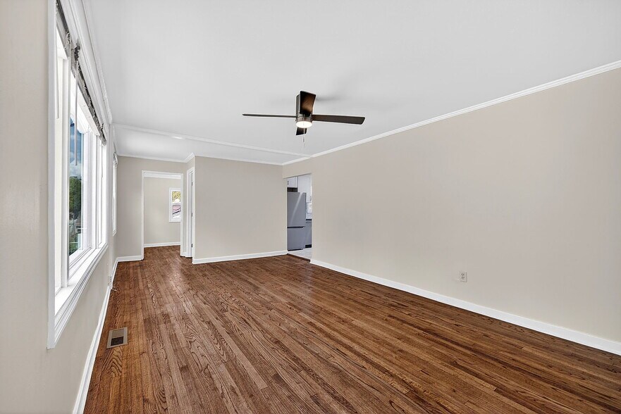 Building Photo - 1310 Kenilworth Dr SW