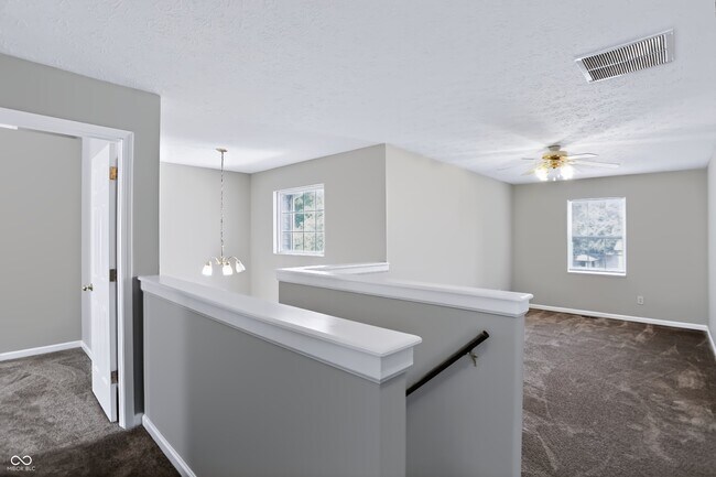 Building Photo - 5439 Lake Boggs St