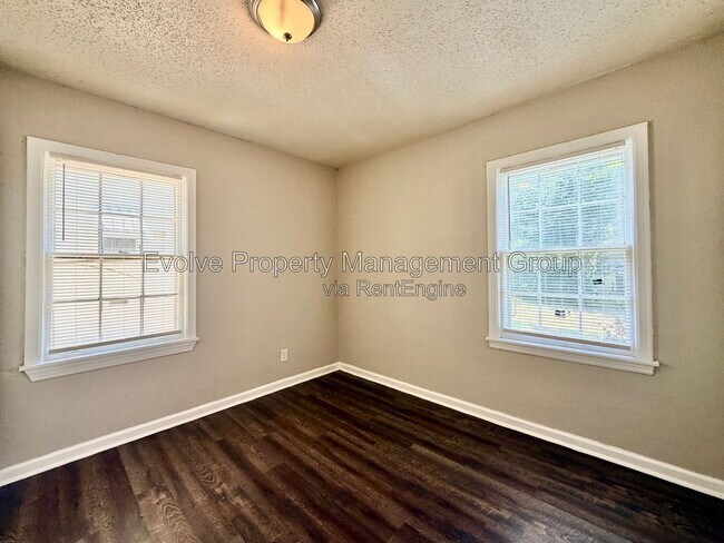 Building Photo - 3451 Hendricks Ave