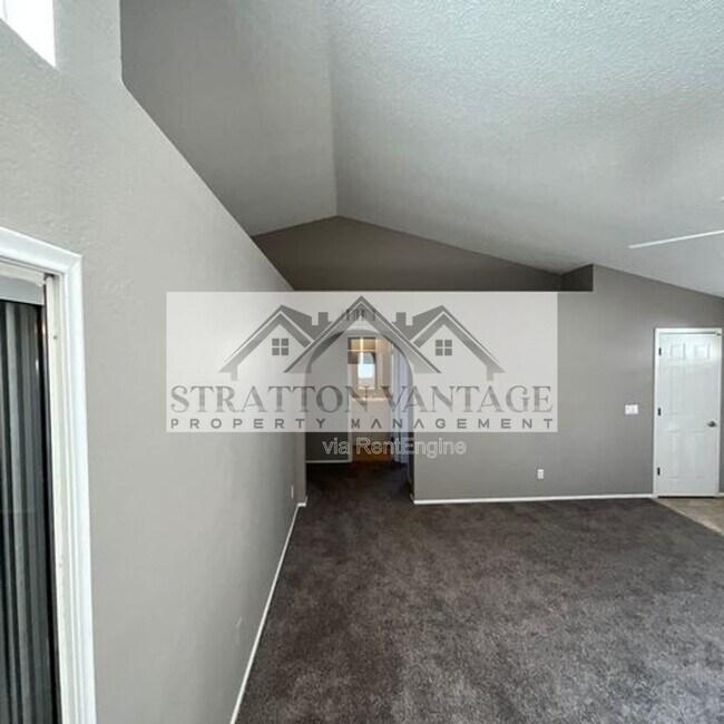 Building Photo - 3893 W Denver St