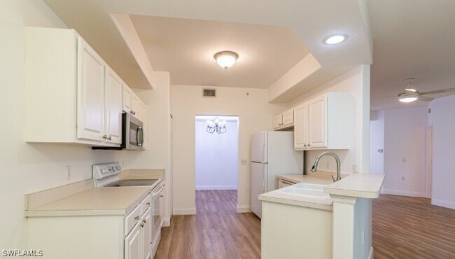 Building Photo - 2200 Arielle Dr