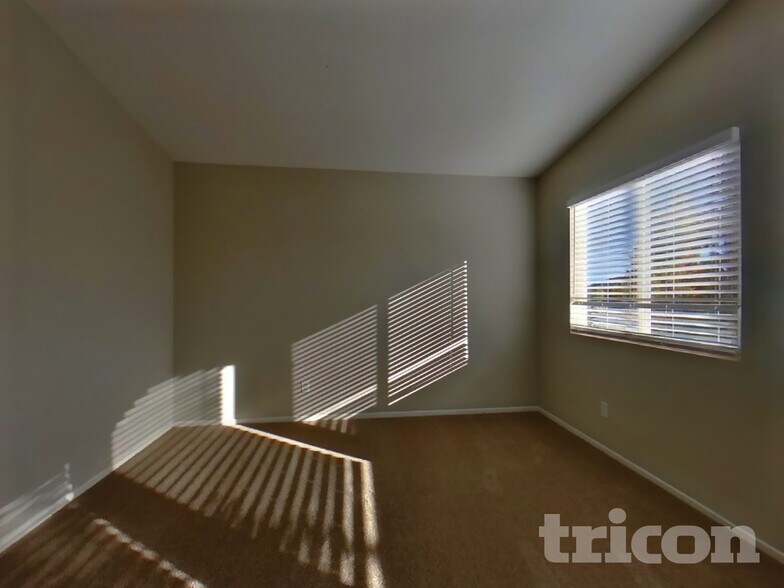 Building Photo - 5 Corte Madera