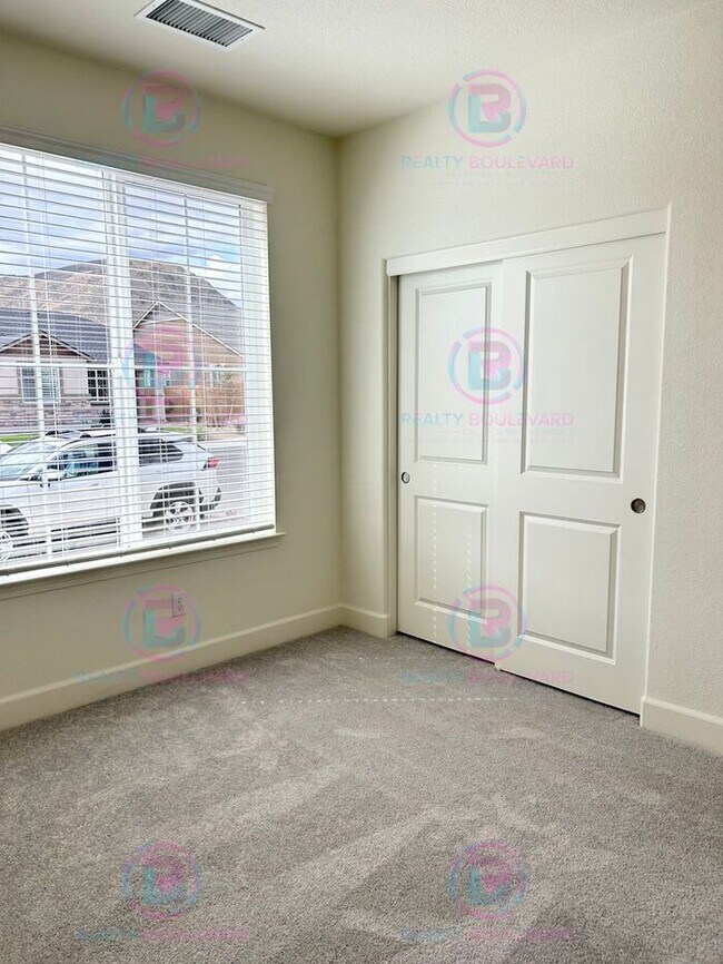 Building Photo - Brand New Home, beautifully designed singl...