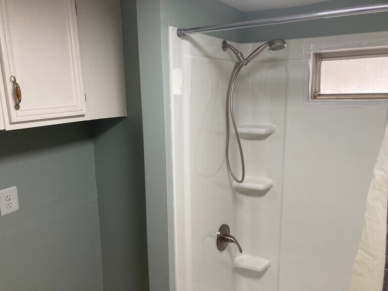 New shower - 5400 W Calle Cayeus