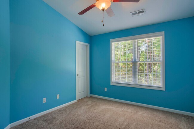 Building Photo - 113 Beacon Woods Dr