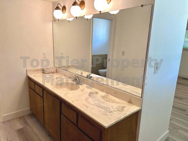 Building Photo - Very nice 3 Bed, 2 Bath, 1,919 Sqft Walnut Creek house available July 24th for lease !