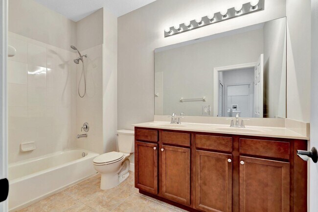 Building Photo - 4559 Cadiz Cir