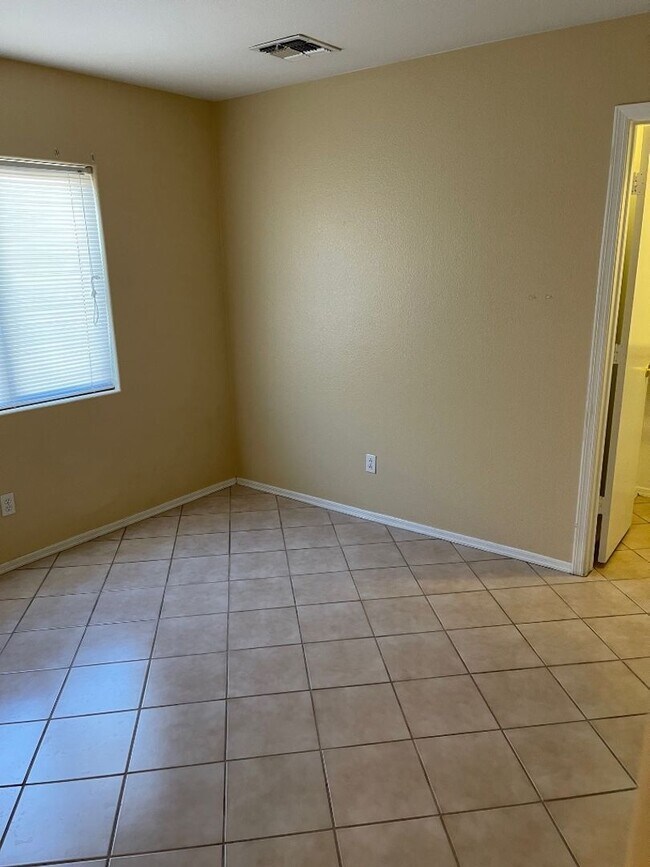 Building Photo - 13225 W Desert Ln