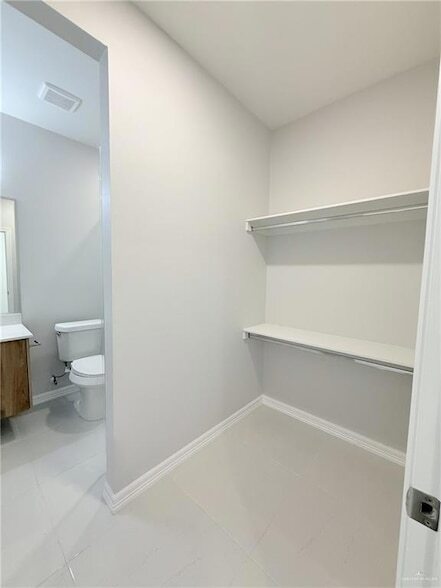 Building Photo - 4225 Heron Ave