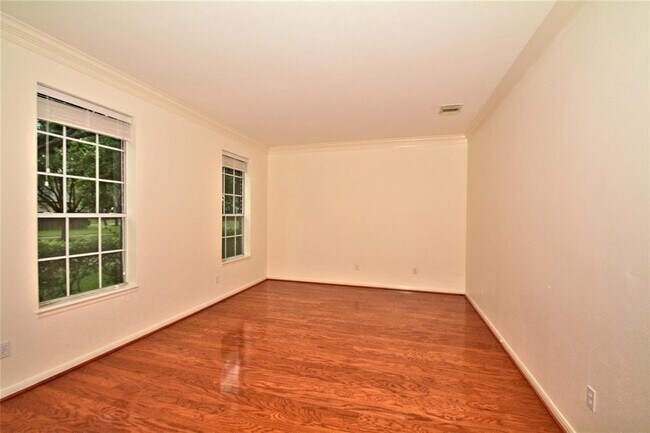 Building Photo - 17315 Marigold Dr