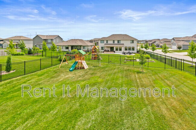 Building Photo - 18765 Larimore St