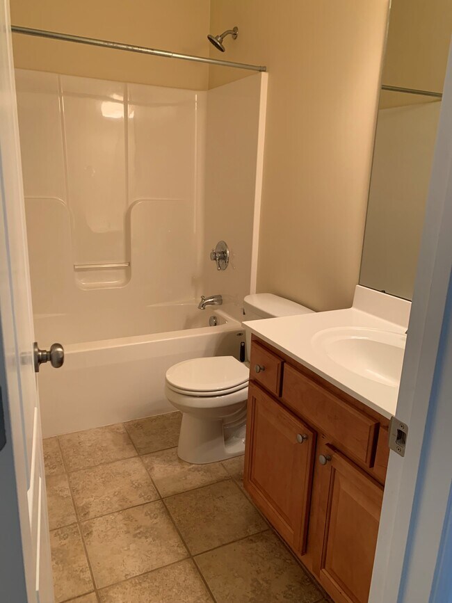 Bathroom - 346 S Back Creek Rd NW