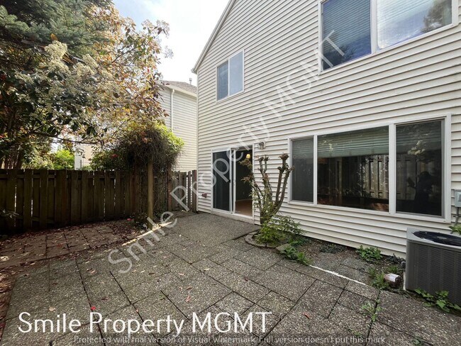 Building Photo - Spacious 3 Bedroom Home in Bethany neighborhood