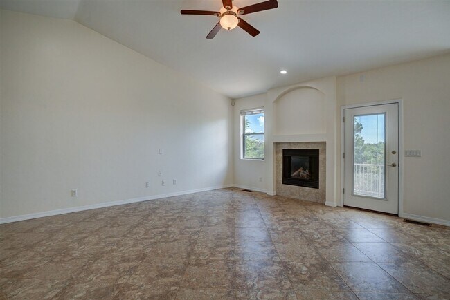 Building Photo - Large 4 bed, 3 bath home in Prescott for R...