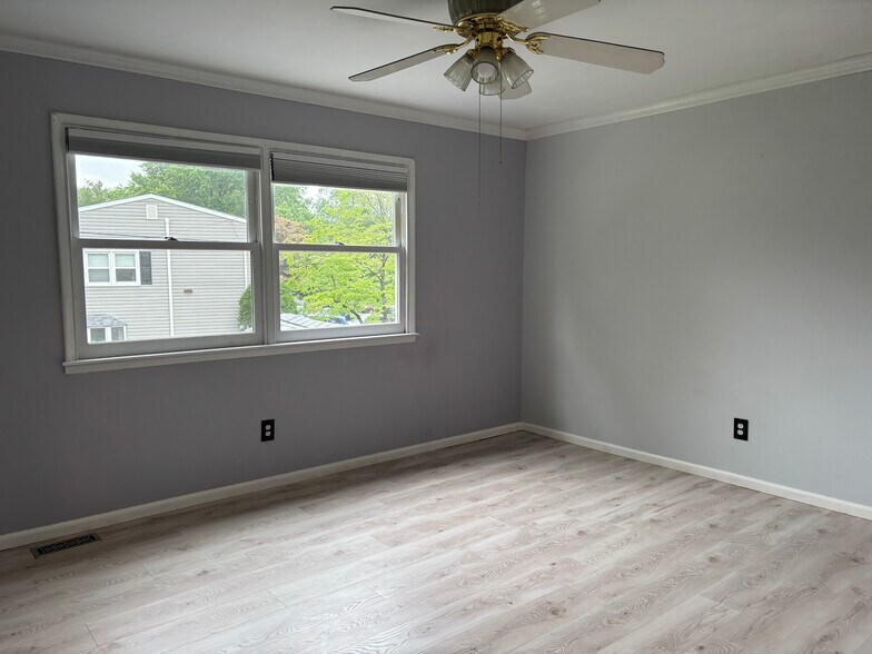 Building Photo - 1614 Woodford Way