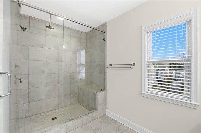 Building Photo - 1940 Discovery Park Ln