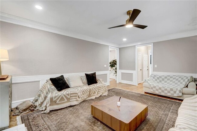 Building Photo - 2710 Abbottswell Dr