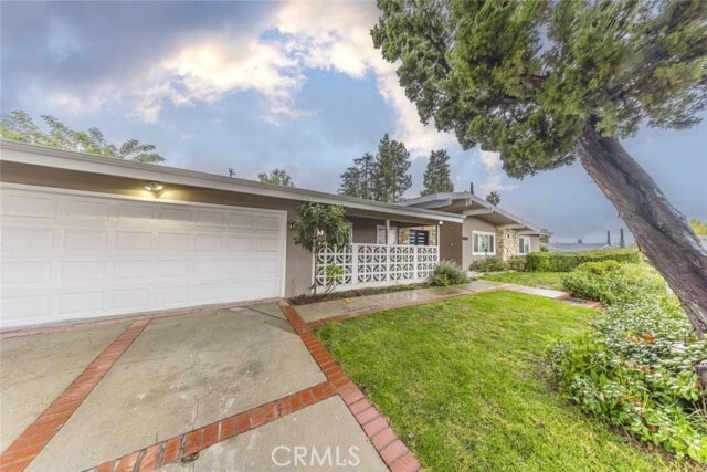 Building Photo - 5817 Lockhurst Dr