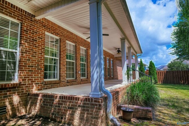 Building Photo - 105 Brac Cir SW