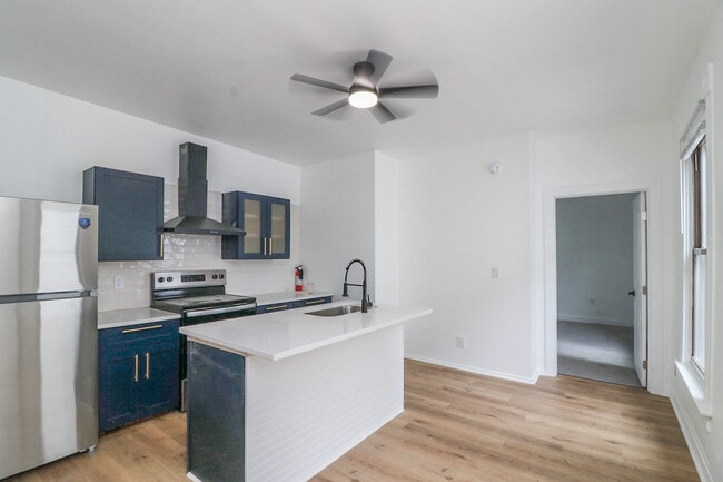 Building Photo - 1527 Greenup St