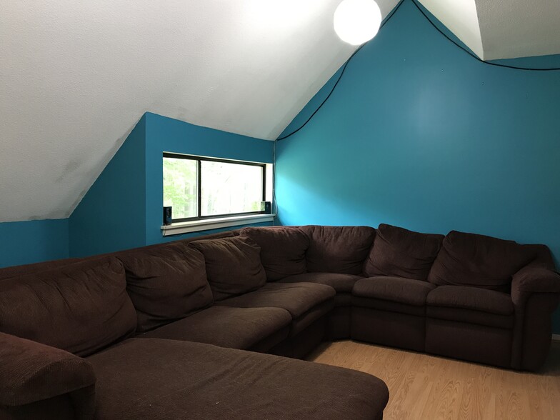 Living Room - 47 Mallard Dr