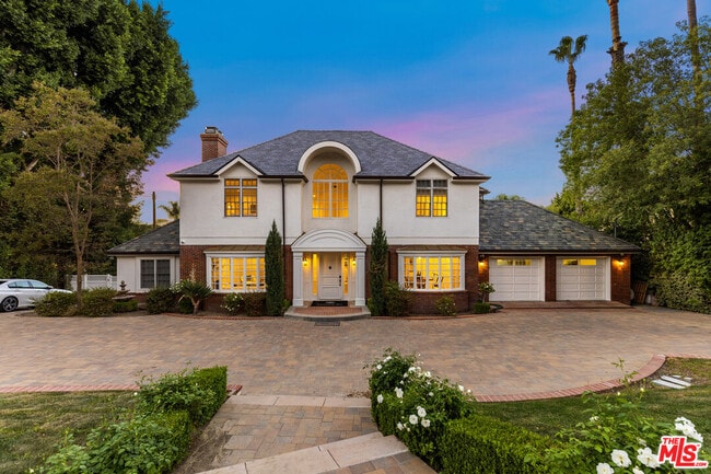 Building Photo - 14619 Valley Vista Blvd