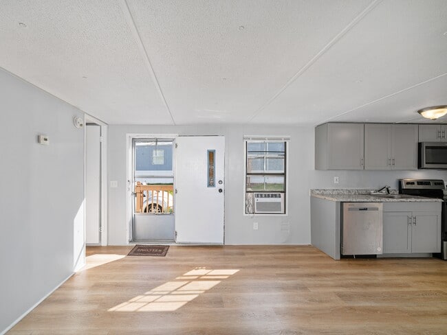 Building Photo - 53 Cushion Pl