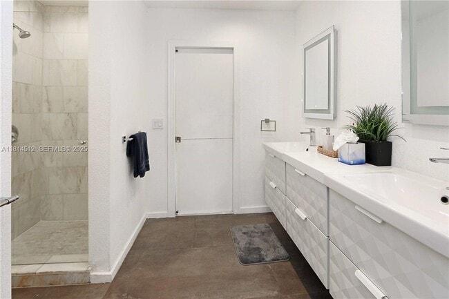 Building Photo - 1109 NE 89th St