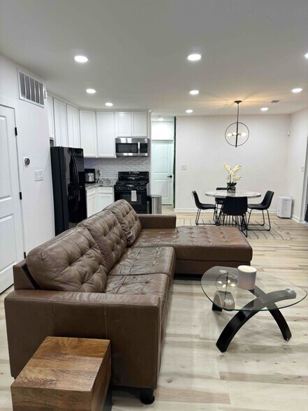 Building Photo - 3707 Grant Pl NE