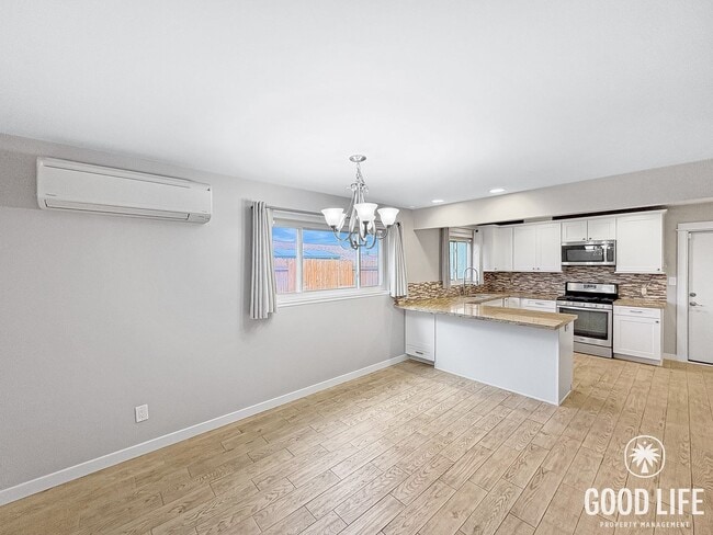 Building Photo - Modern 4-Bedroom Home with Spacious Yard in Prime Clairemont Location