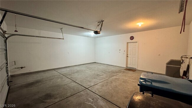 Building Photo - 10563 Sariah Skye Ave