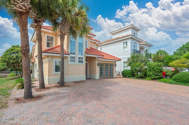 Building Photo - 272 Calusa Blvd