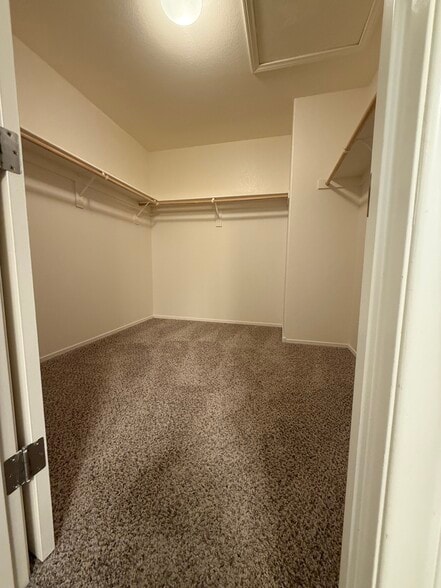 Building Photo - 7468 Morisset Ave