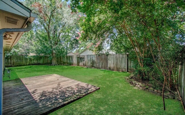 Building Photo - 9426 Charter Ridge Dr