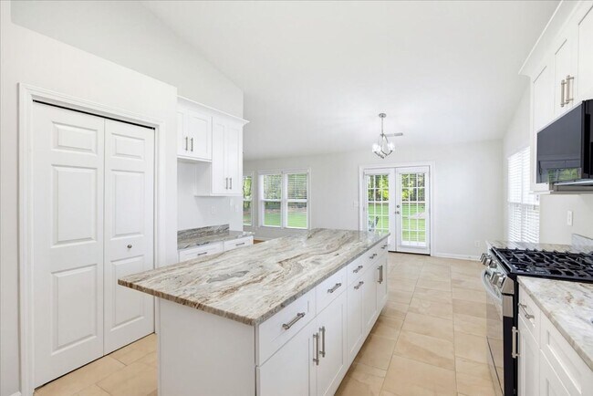 Building Photo - 326 Saybrook Crossing