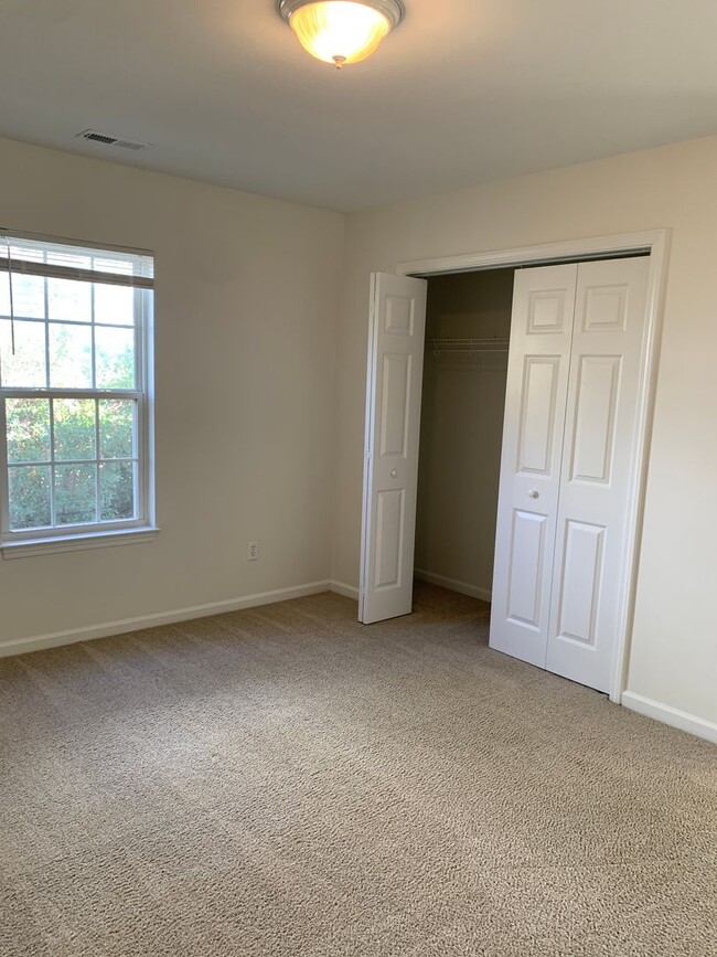 Building Photo - 1/2 OFF FIRST MONTHS RENT! 3 Bedroom 2 Bat...