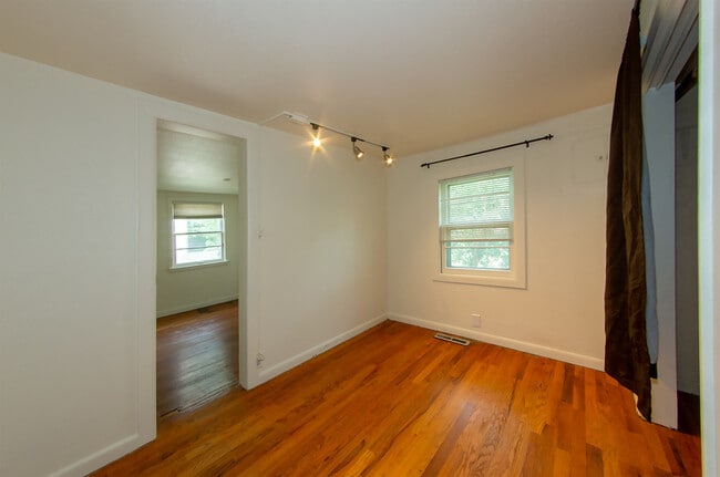 Building Photo - 210 Seymour Ave