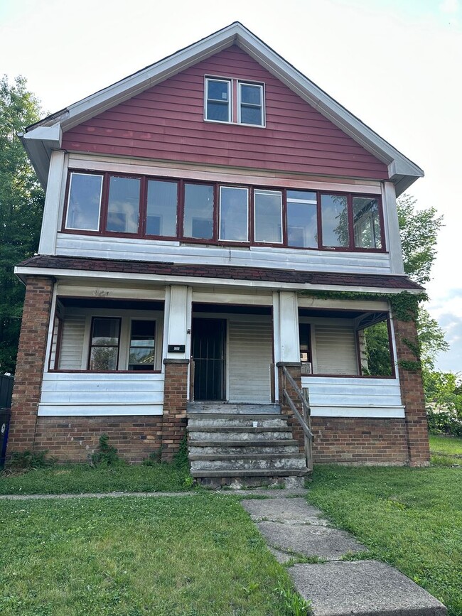 Primary Photo - 700 E 160th St