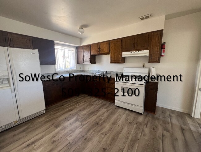 Building Photo - 1032 Zuni Dr