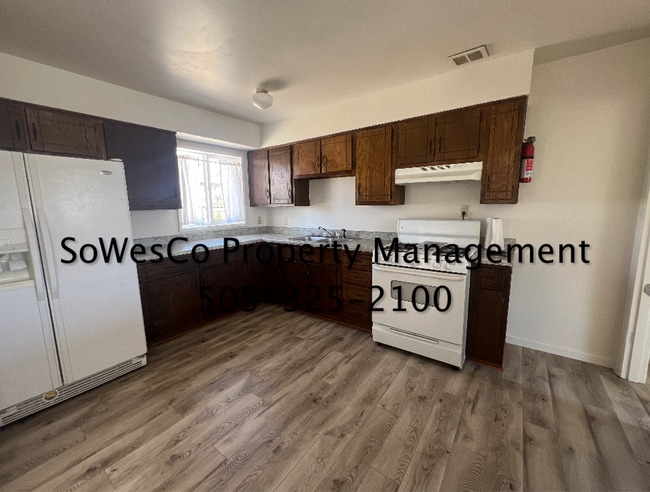 Building Photo - 3 Bed 2 Bath with Garage in Central Farmin...