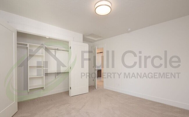 Building Photo - 1624 W Cyrus St