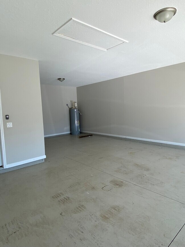 Building Photo - 2175 Eagle Talon Cir