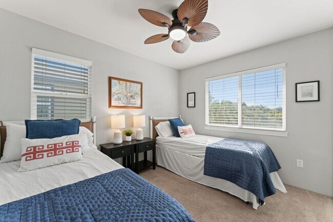 Building Photo - Resort Living | Water Sports | Golf | Mode...