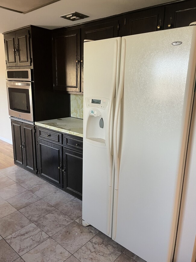 Building Photo - 2027 Reservoir Rd